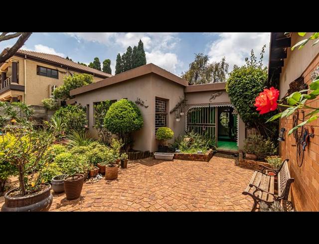 4 BEDROOM HOUSE FOR SALE IN KEMPTON PARK EXT 05